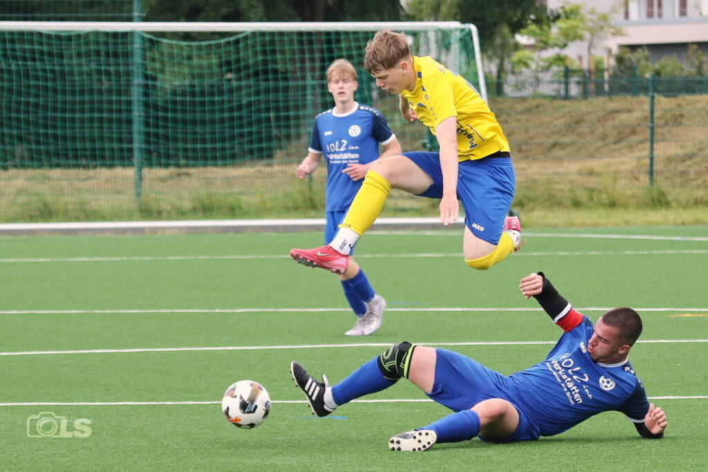 SG Taucha 99 - TSV Garsebach   7:0 (3:0)
