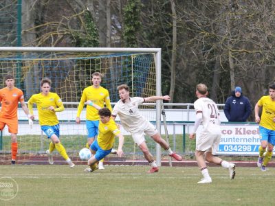 Punkteteilung im Spitzenspiel